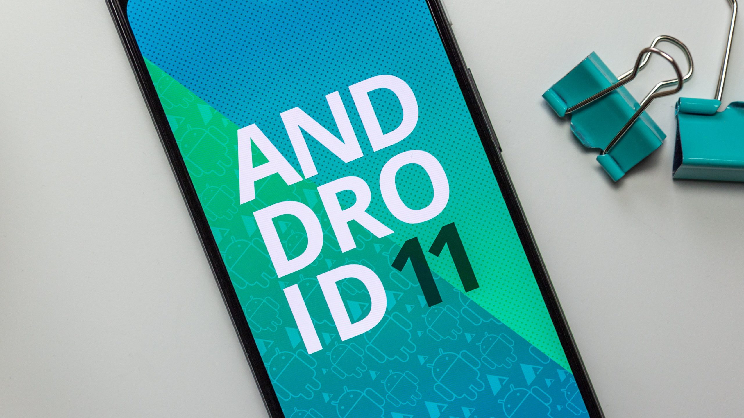 Android 11'in yeni özellikleri arasında kablosuz şarj uyarısı da olacak