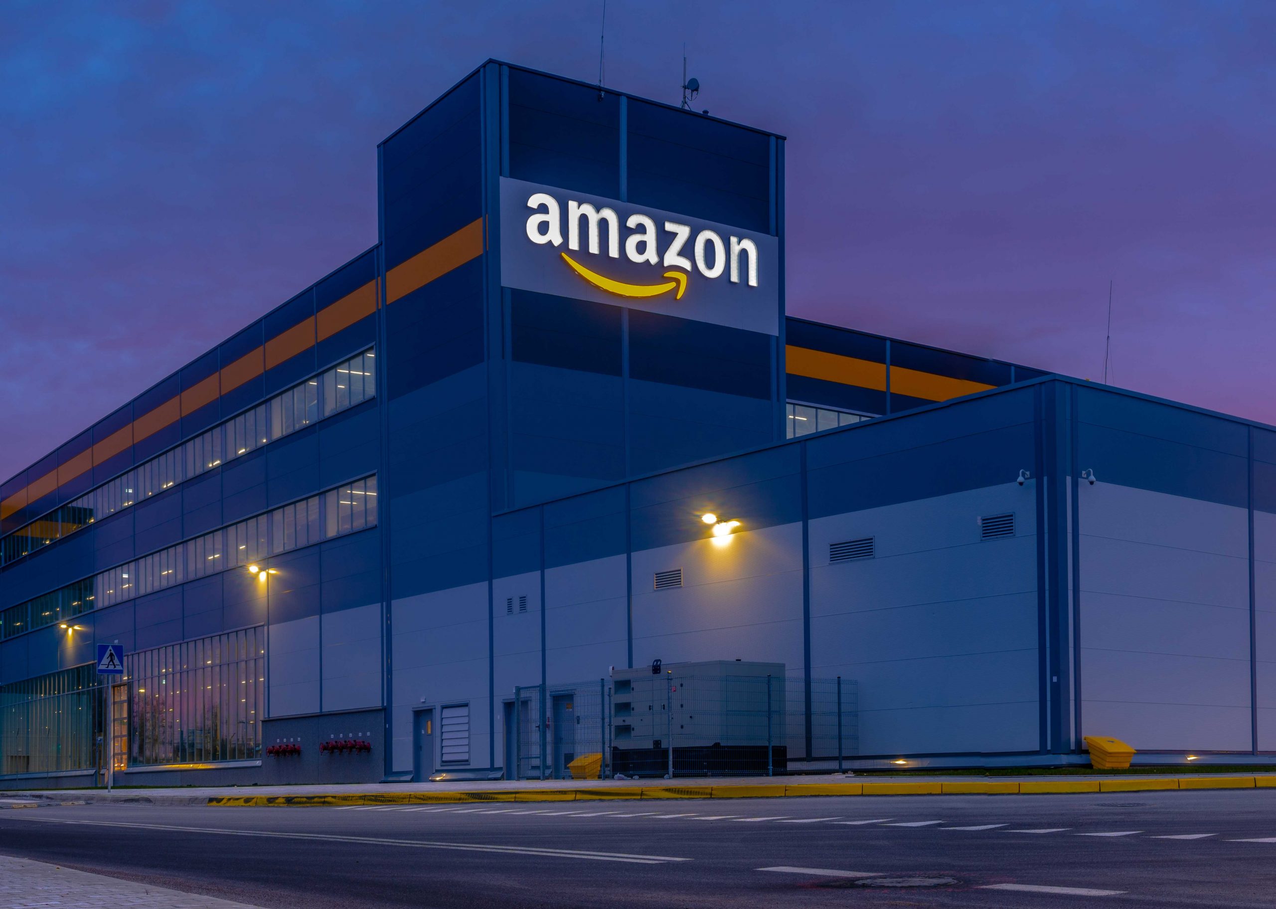 Amazon, artan çevrimiçi alışveriş talebini karşılamak için 100 bin kişiyi işe alacak
