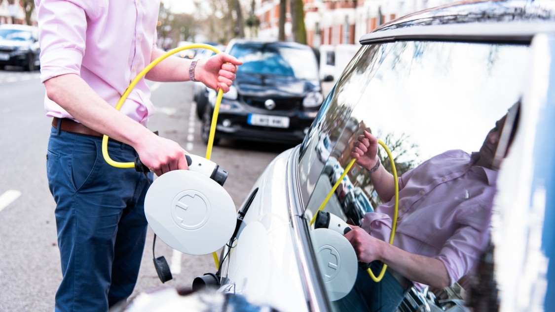  Tüm sokak lambaları aynı anda birer araç şarj istasyonu olan cadde: Electric Avenue-W9