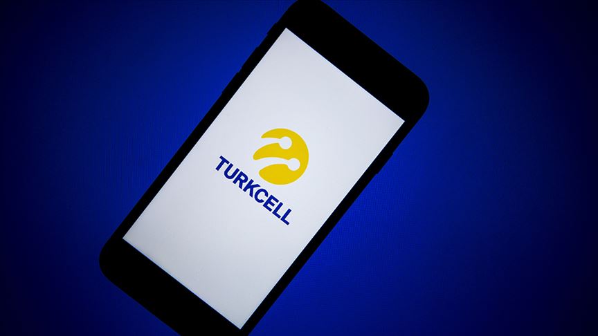 Turkcell ünlülerin sesiyle müşterilerine 'Evde Kal' uyarısı yapıyor