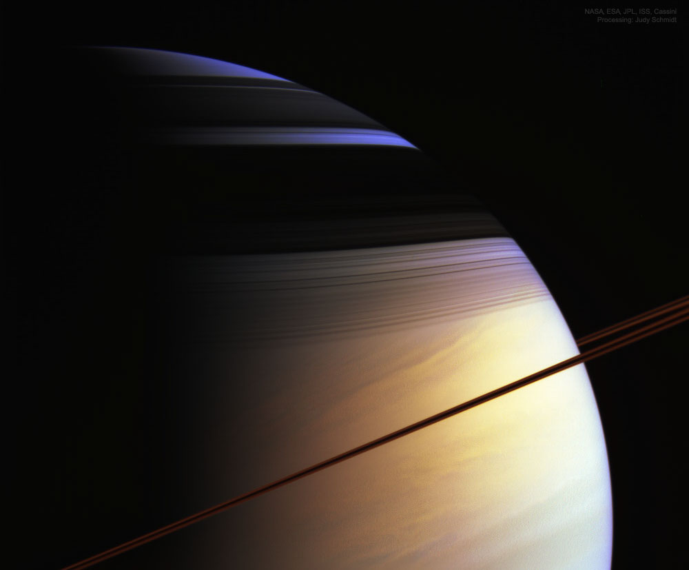 Cassini'nin 15 yıl önce çektiği büyüleyici Satürn fotoğrafına bir göz atın