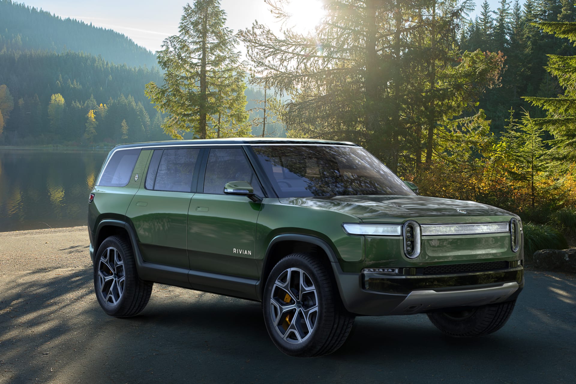 Rivian, elektrikli pickup ve SUV modellerinin üretimini erteledi