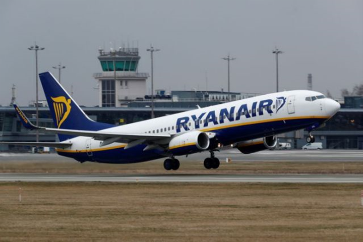 Ryanair: “Saçma sapan sosyal mesafe kuralları dayatılırsa uçmayız”