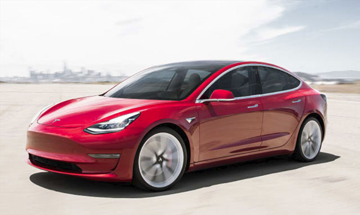 Tesla modelleri artık trafik ışıklarını ve dur işaretlerini tanıyor