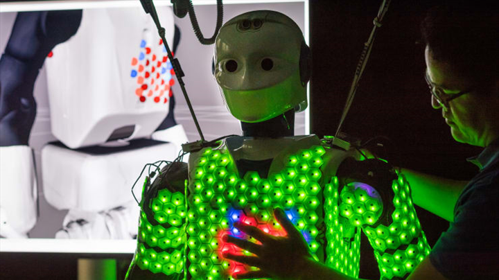Bilim insanları, robotlar için yapay deri geliştiriyor