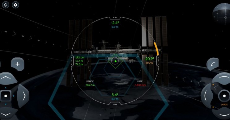 SpaceX, Crew Dragon uzay aracı için geliştirdiği simülatörü, ücretsiz olarak yayınladı