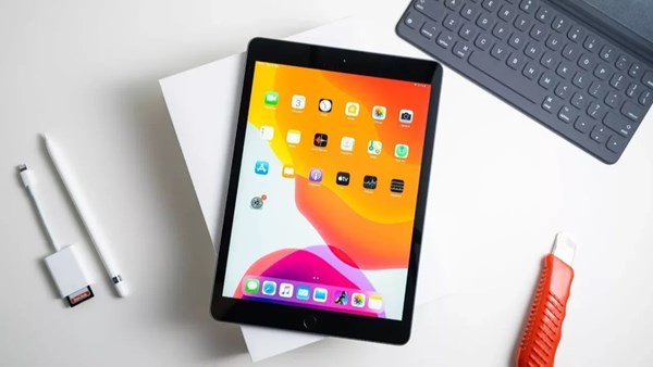 apple dan daha buyuk ekranli ipad ve