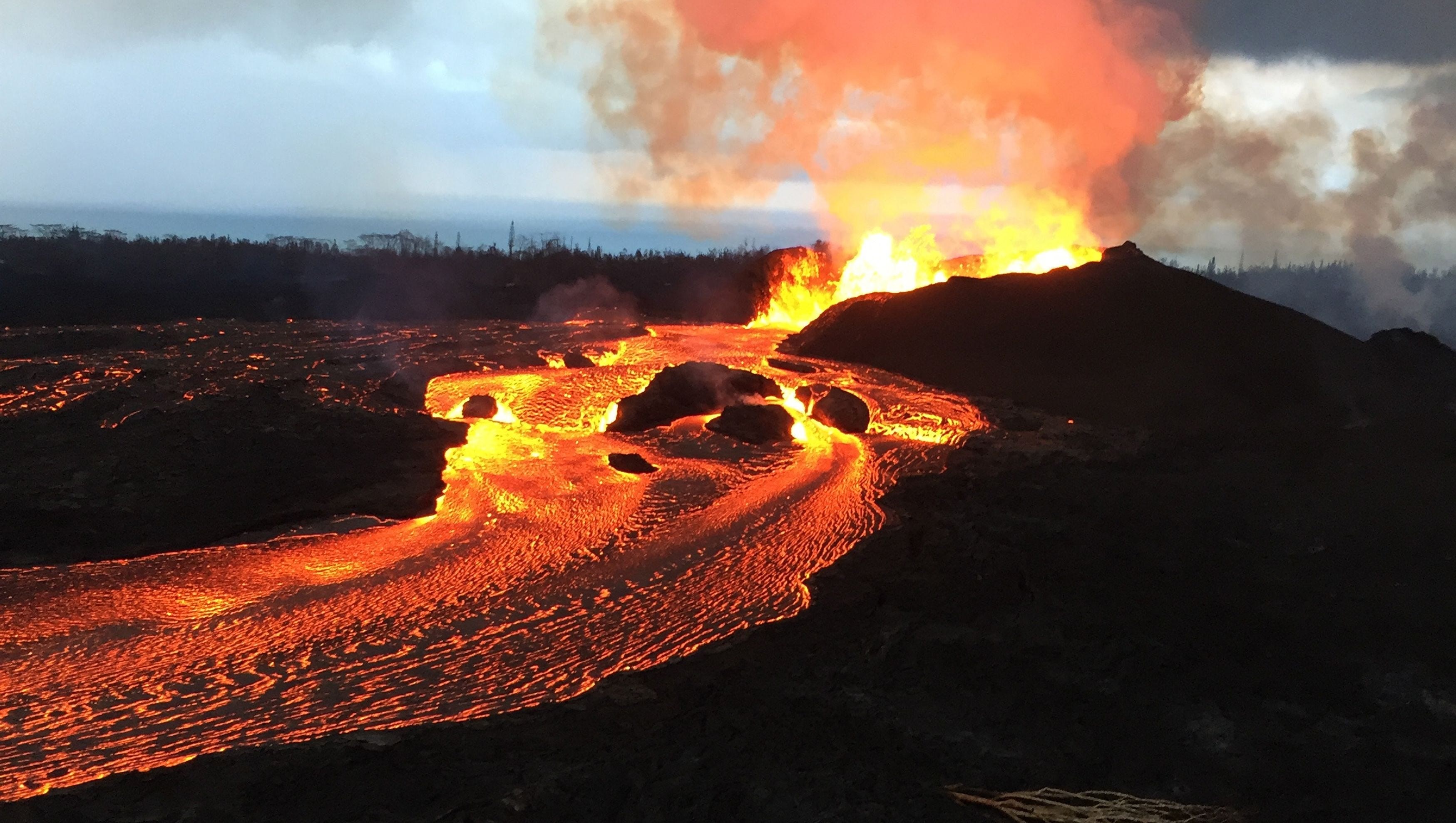“Dünya’nın en büyük kalkan volkanı” unvanı el değiştirdi! Yeni şampiyon yine Hawaii’den