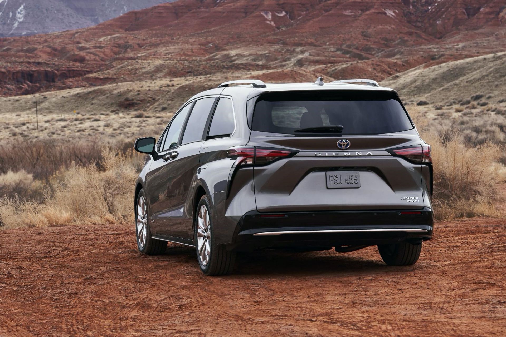 2020 Toyota Sienna, yepyeni tasarımı ve teknolojileriyle tanıtıldı