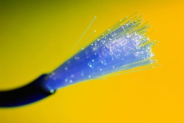 Fiber optik kablolarda 44.2 Tbps ile rekor kırıldı