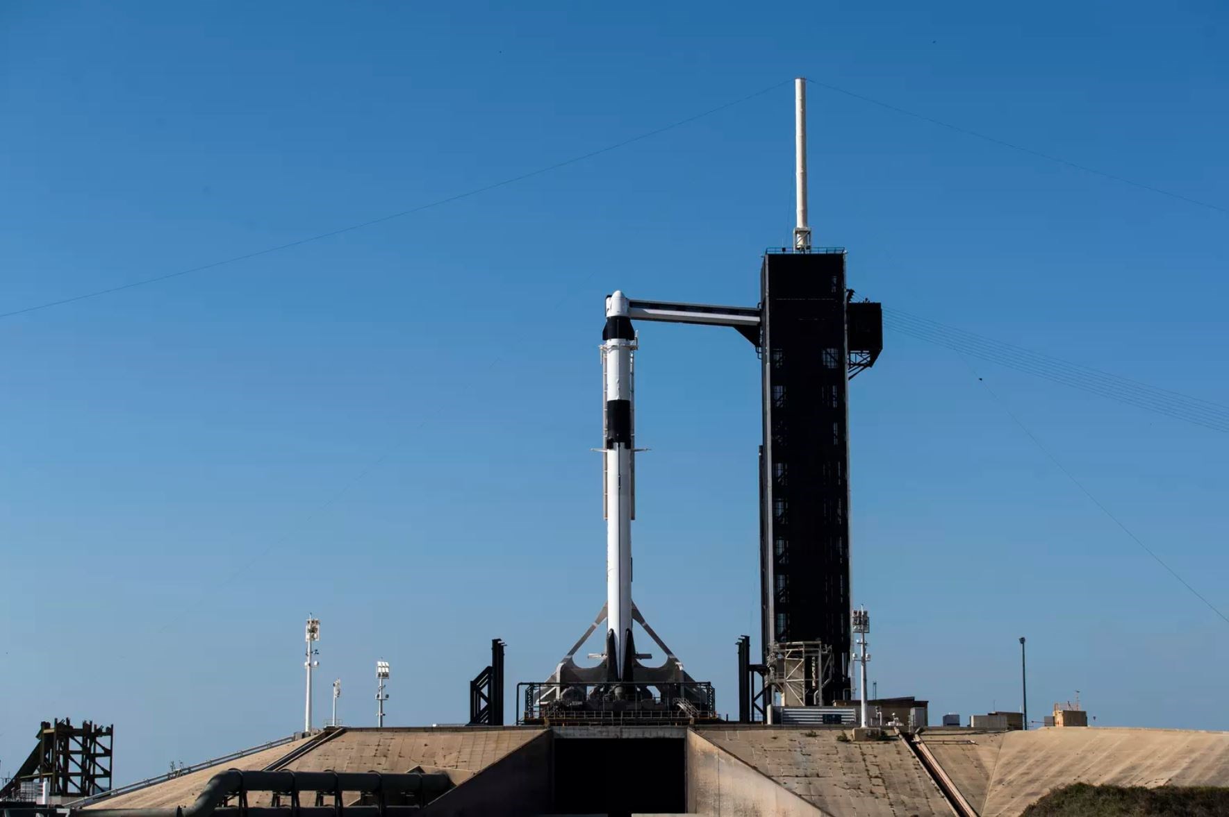 SpaceX ilk kez uzaya insan gönderiyor: NASA 'hazırız' dedi