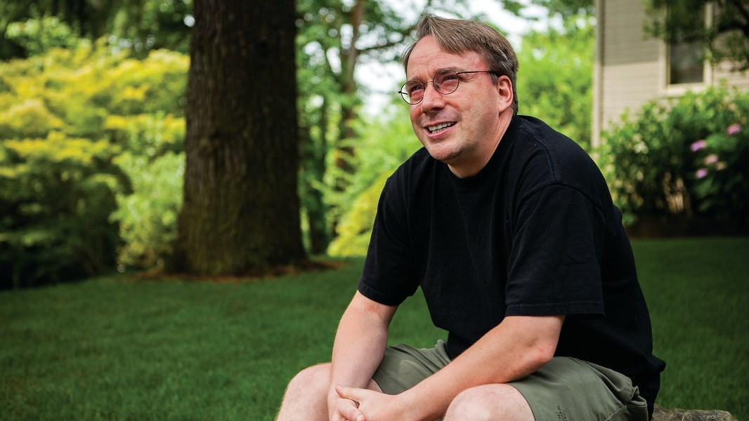 Linux’un babası 15 yıl sonra AMD işlemciye geçti