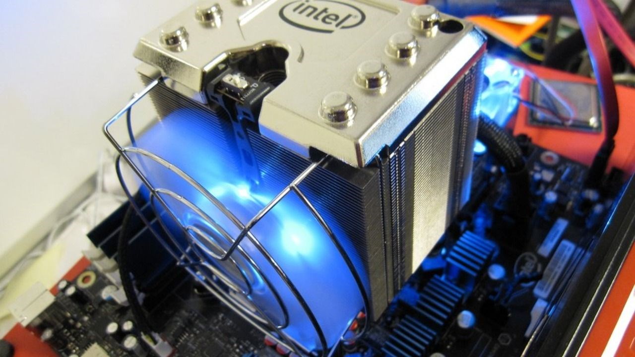 Intel stok soğutucusunu güncelledi