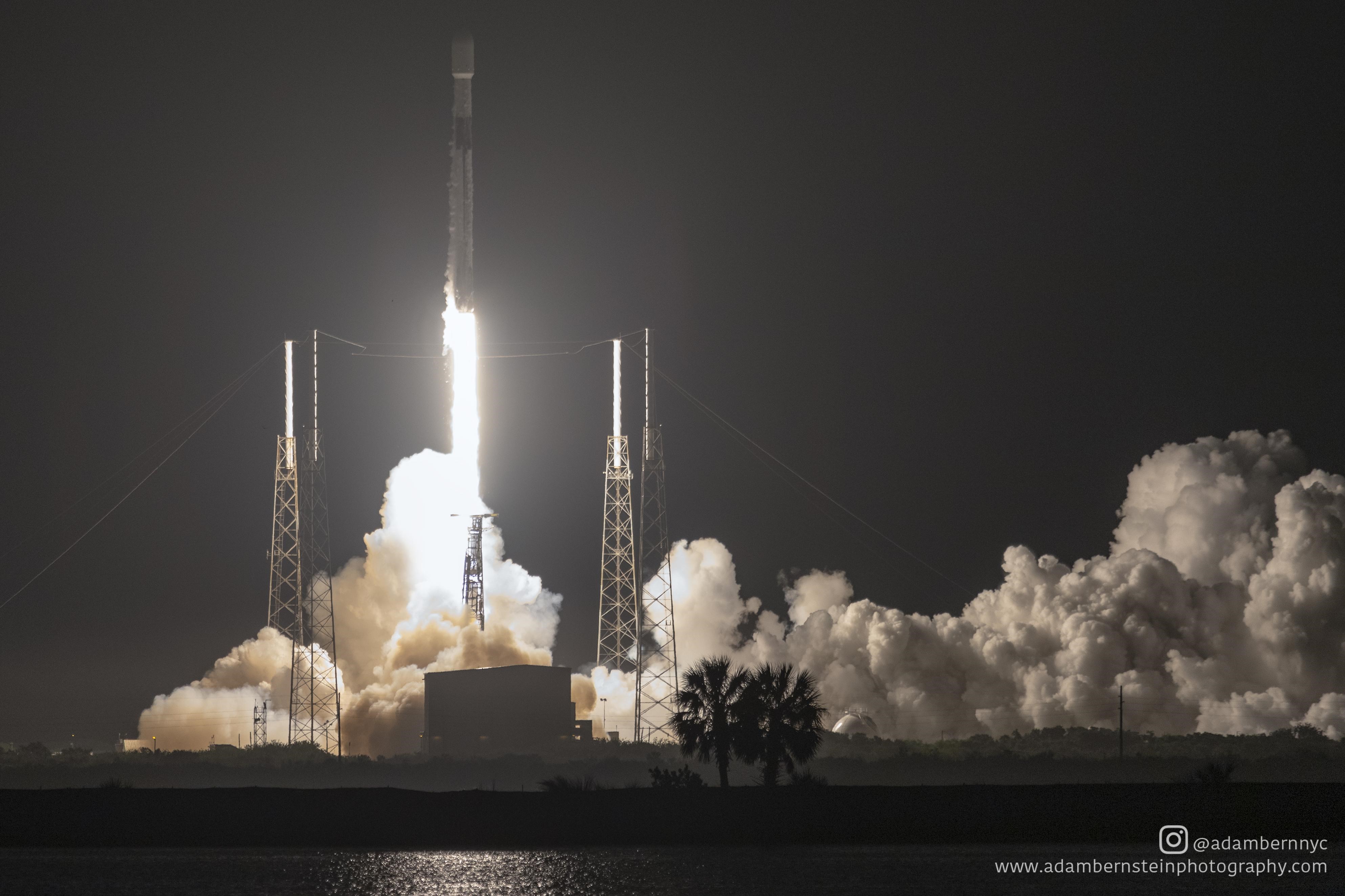 SpaceX, 60 yeni Starlink uydusunu uzaya fırlattı: İşte müthiş görüntüler
