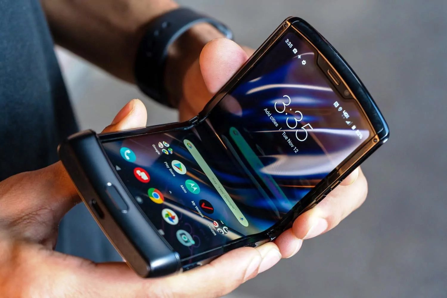 Motorola Razr 2 daha büyük ekranla gelecek