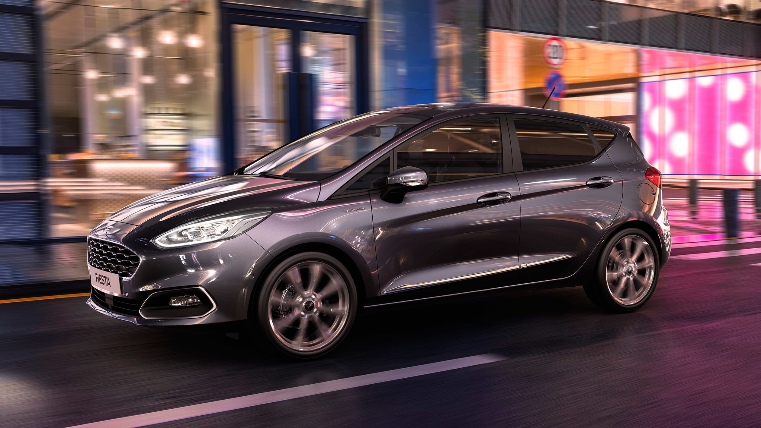 Ford Fiesta, hafif hibrit desteği ve yeni teknolojilere kavuştu