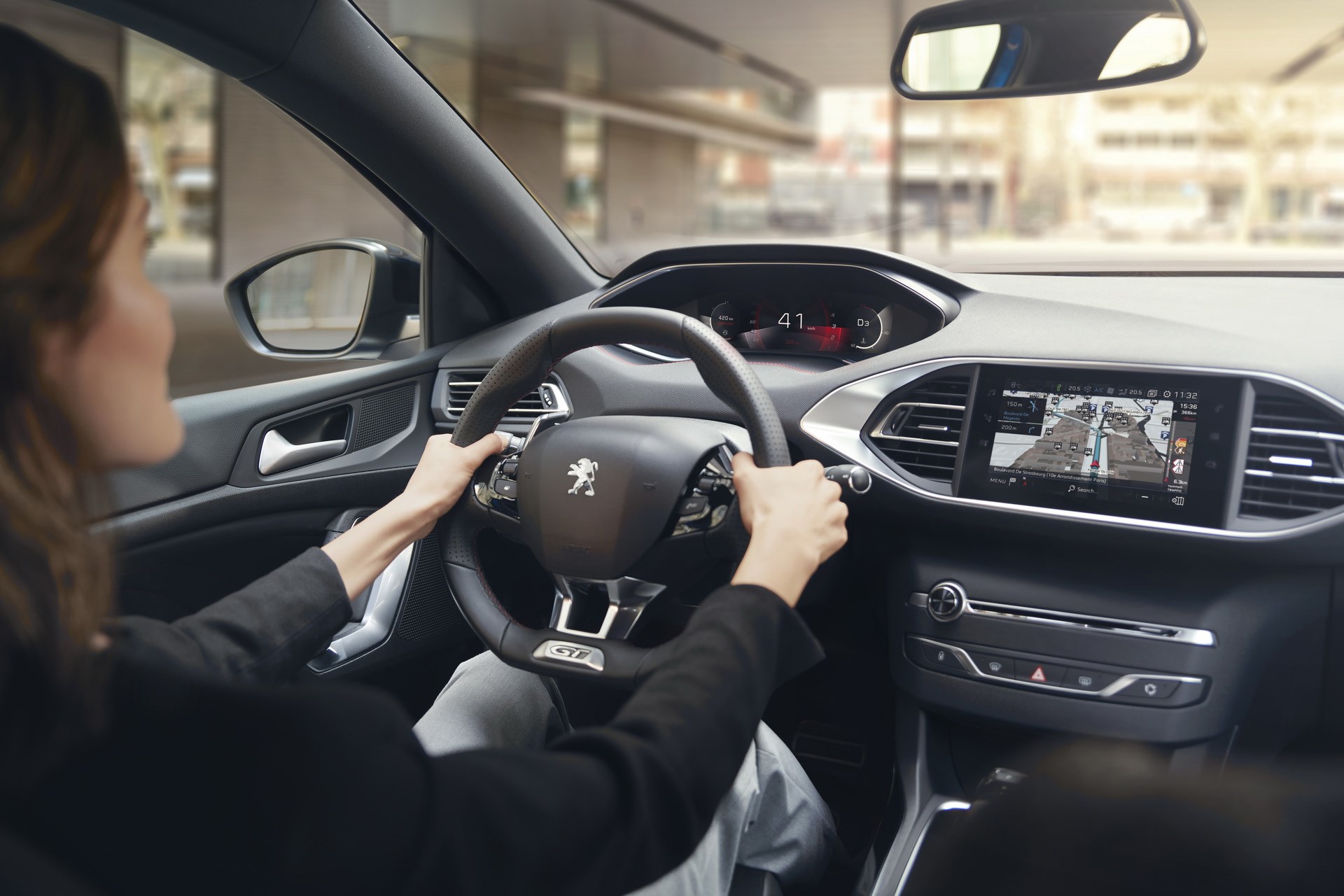 2020 Peugeot 308, markanın i-Cockpit tasarımına geçiş yaptı