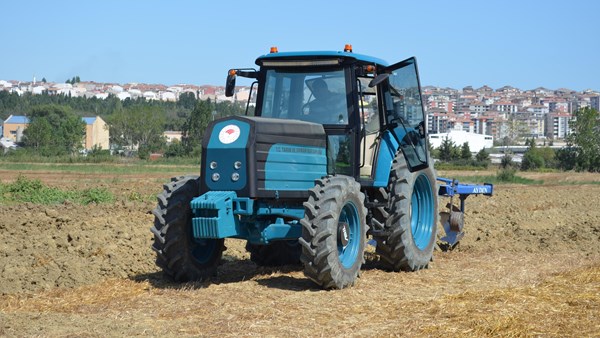 Bakan Acikladi Elektrikli Traktor Bu Yil Uretilecek