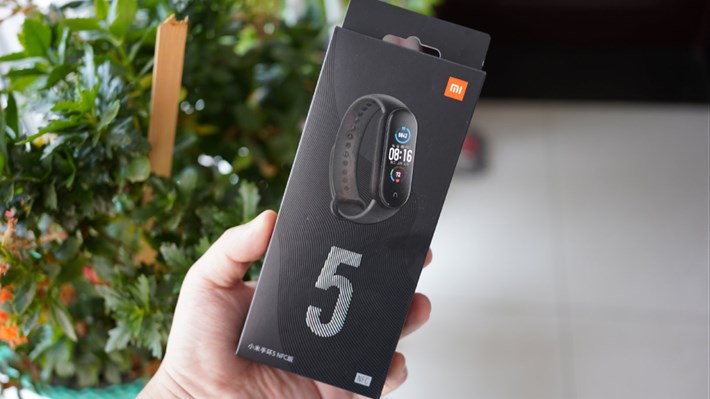 Mi fit 5 sale pro