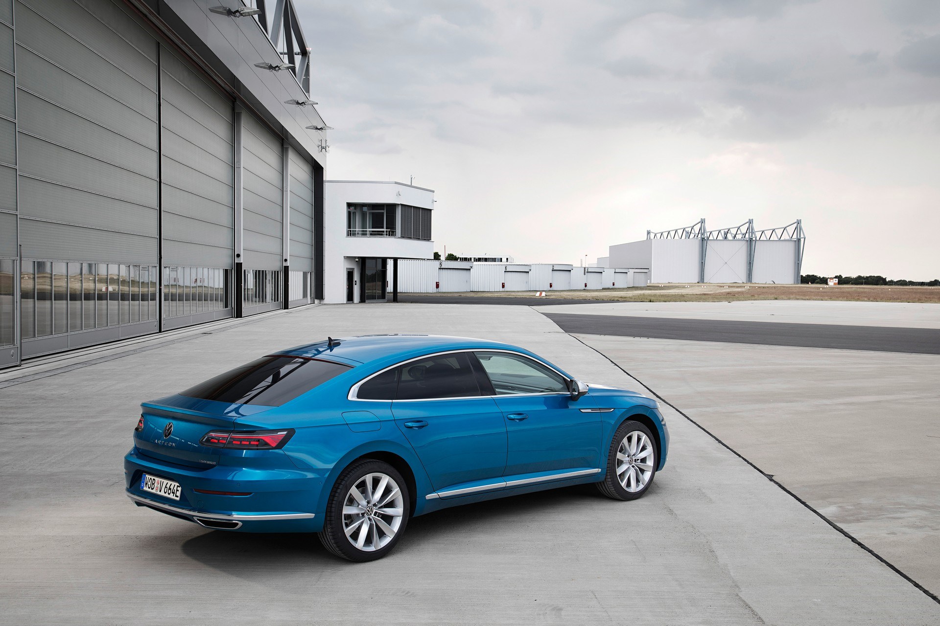 2020 Volkswagen Arteon tanıtıldı: Station wagon gövde tipi, güçlü R versiyon ve plug-in hibrit motor