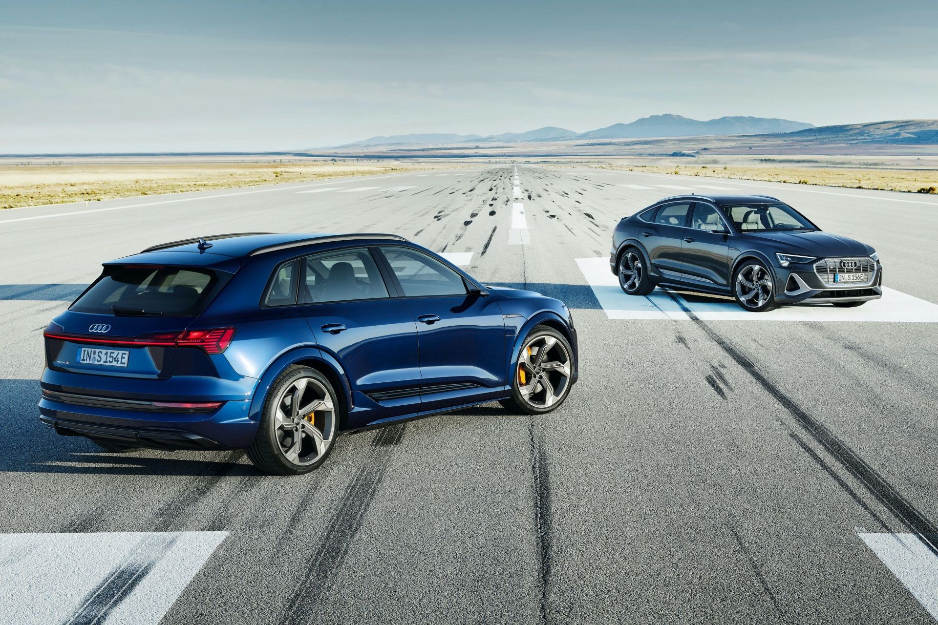 Audi, üç elektrik motoruna sahip e-tron S ve e-tron S Sportback'i tanıttı