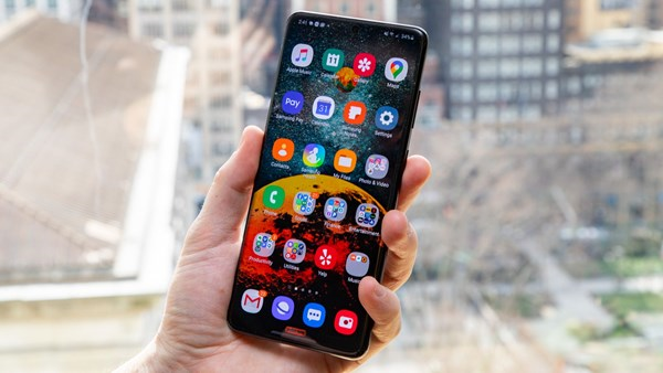samsung yeni telefonlarinin kutusundan