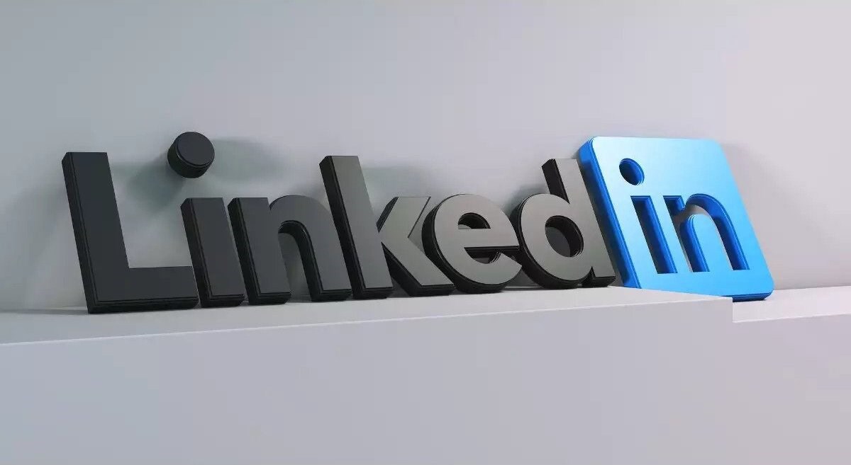 LinkedIn'e Apple kullanıcılarının pano içeriğini gizlice okuduğu iddiasıyla dava açıldı