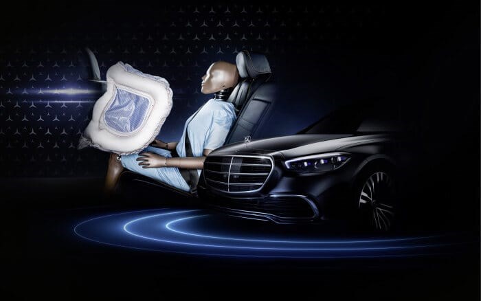 2020 Mercedes-Benz S-Serisi arka yolcular için de hava yastığı sunacak