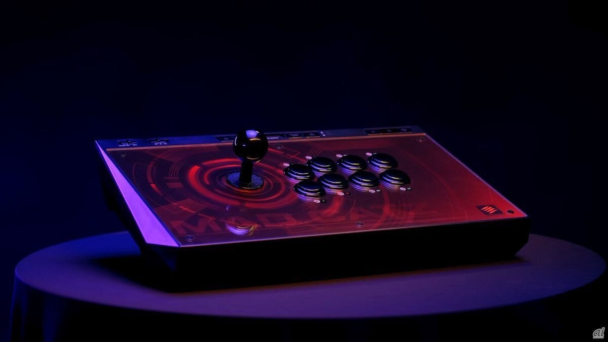 Mad Catz ilk çok formatlı oyun kolunu satışa sunuyor