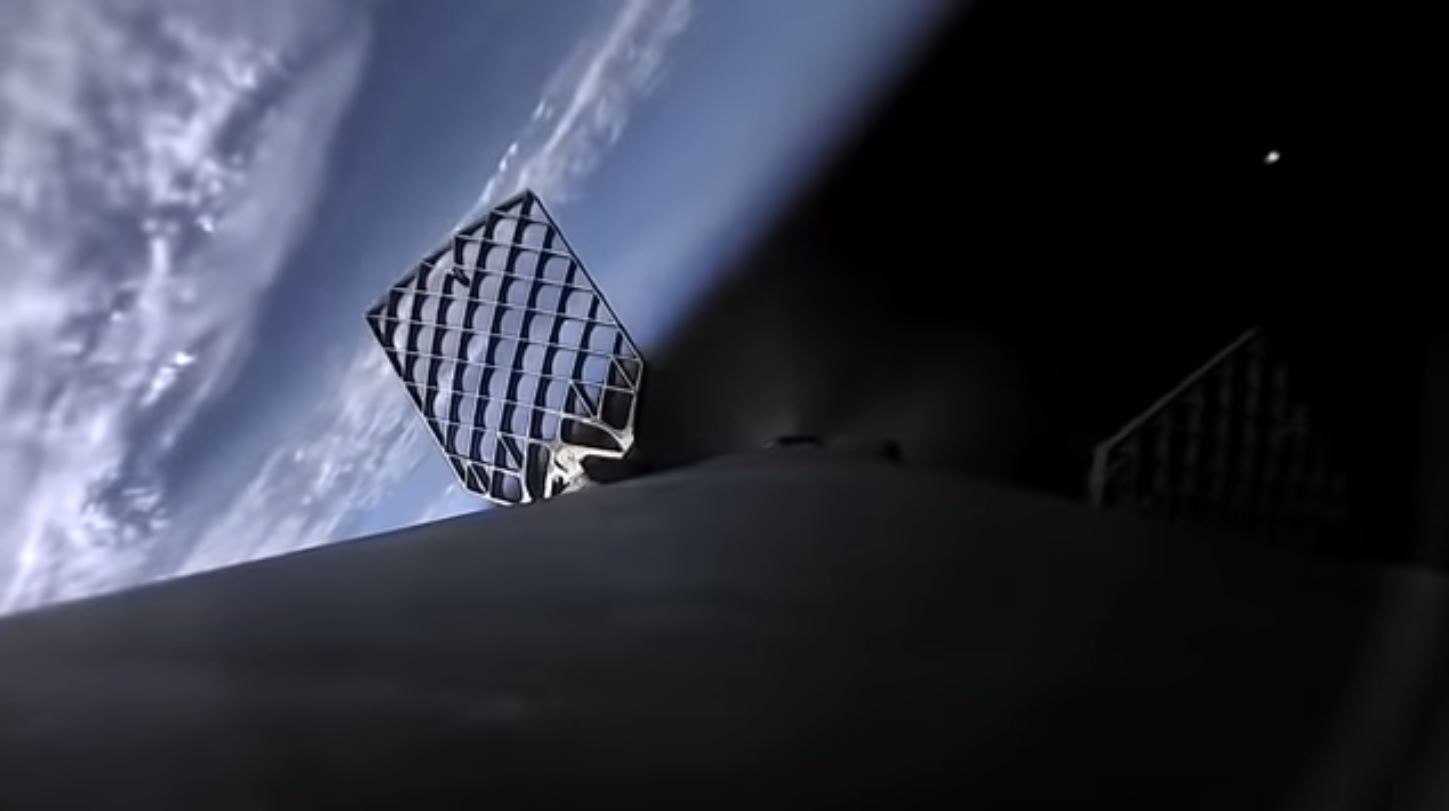 Uzaydan Dünya'ya dönüş: Falcon 9 roketinin kalkış ve iniş anlarından video