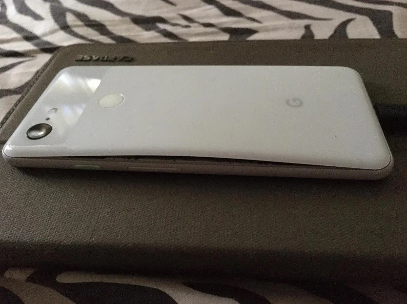 Google Pixel 3 ve Pixel 4 telefonların pilleri şişmeye başladı