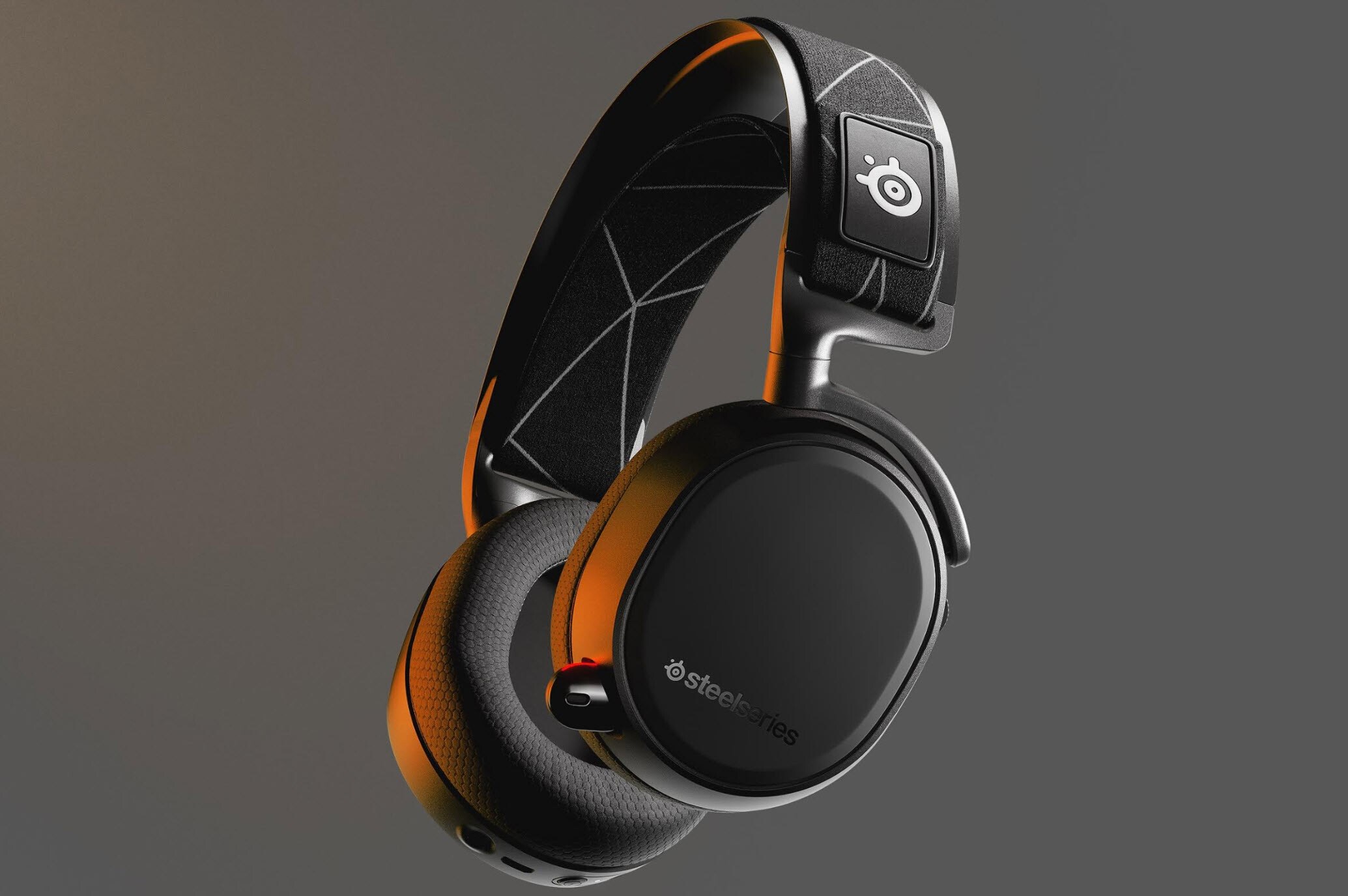 SteelSeries Arctis 9 çift bağlantılı kulaklık ülkemizde satışa çıkıyor