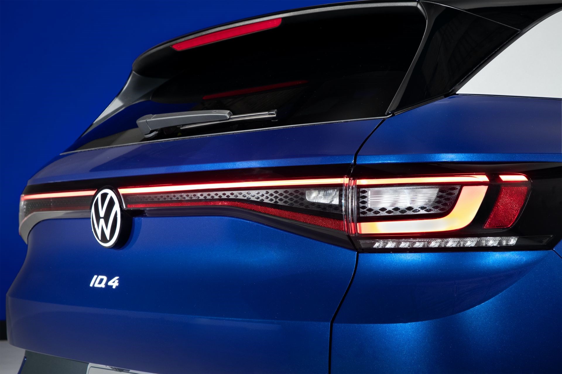 Volkswagen ID.4 SUV resmen tanıtıldı: Türkiye'de satılacak ilk elektrikli Volkswagen