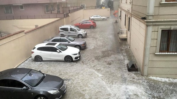 Istanbul Daki Dolu Yagisinda Ortalama 5 Bin Aracin Hasar Gordugu Tahmin Ediliyor