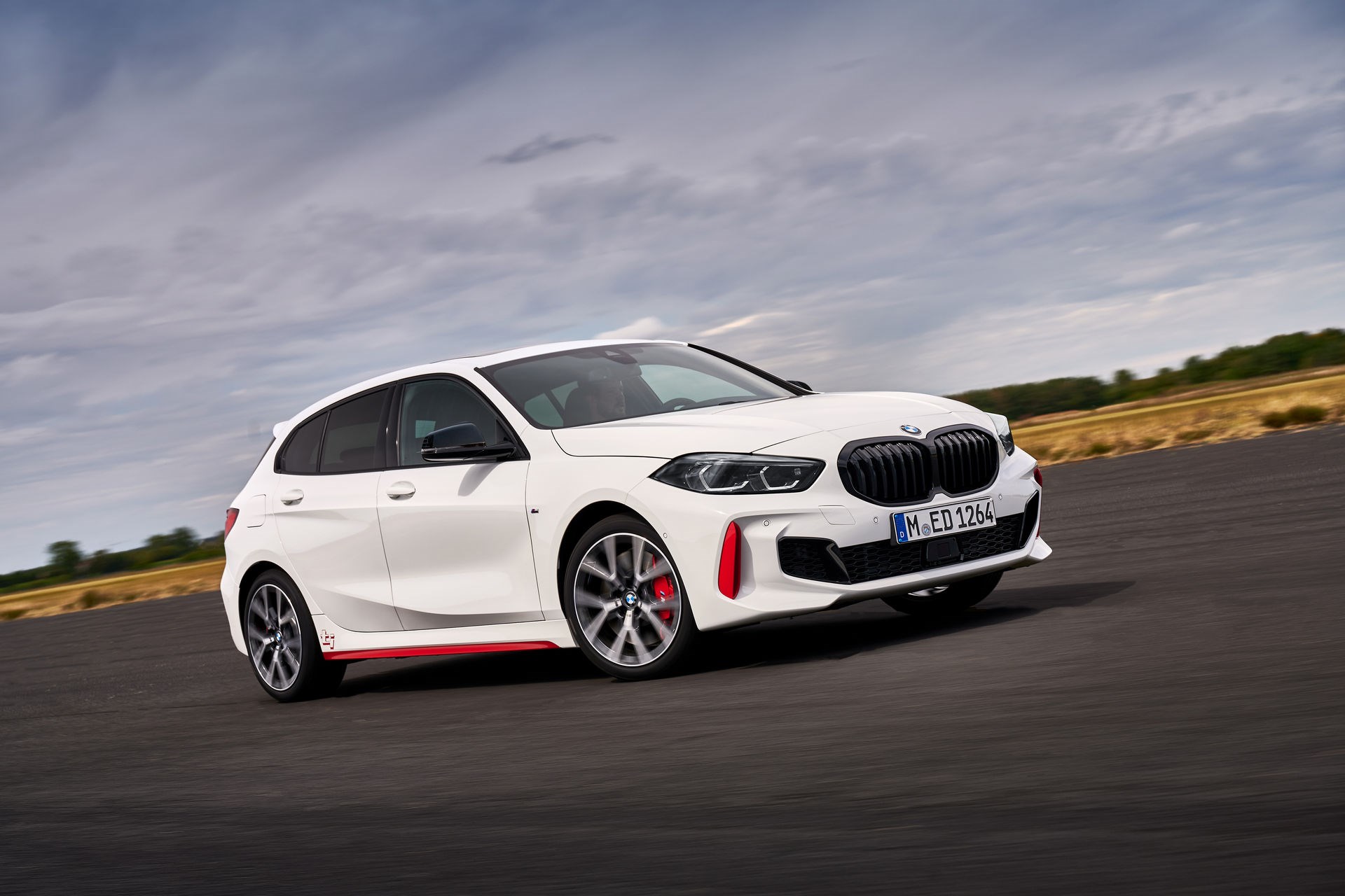 2021 BMW 128ti, önden çekişli 'hot hatch' dünyasına katıldı