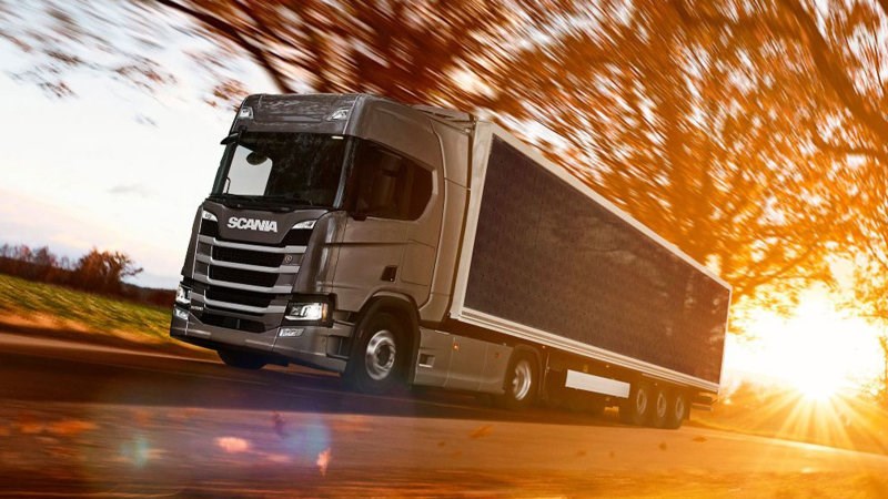 Scania güneş enerjili hibrit kamyonları test etmeye başladı