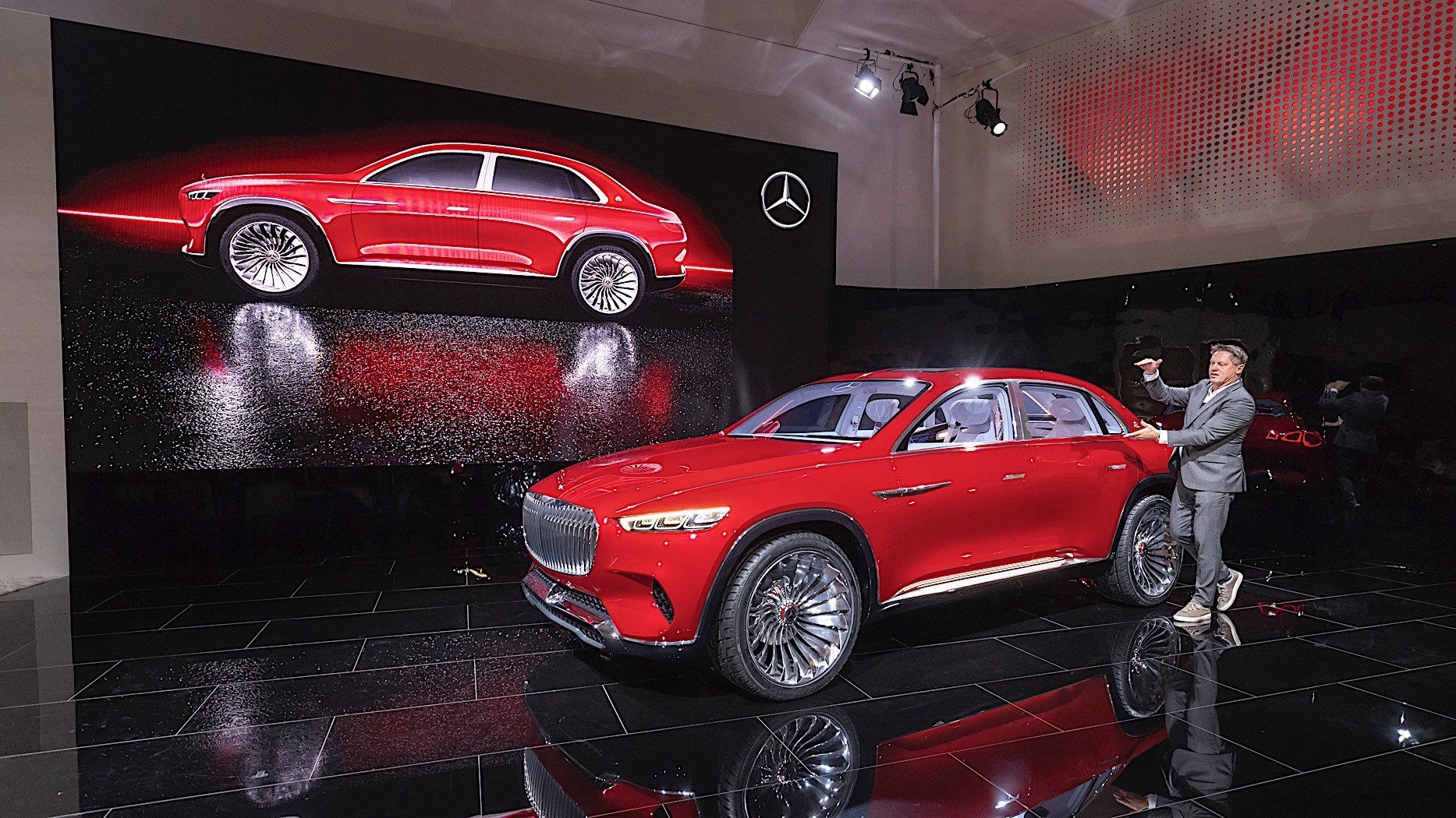 Mercedes-Benz, SUV-Sedan karışımı yeni bir otomobil segmenti oluşturuyor: SUL