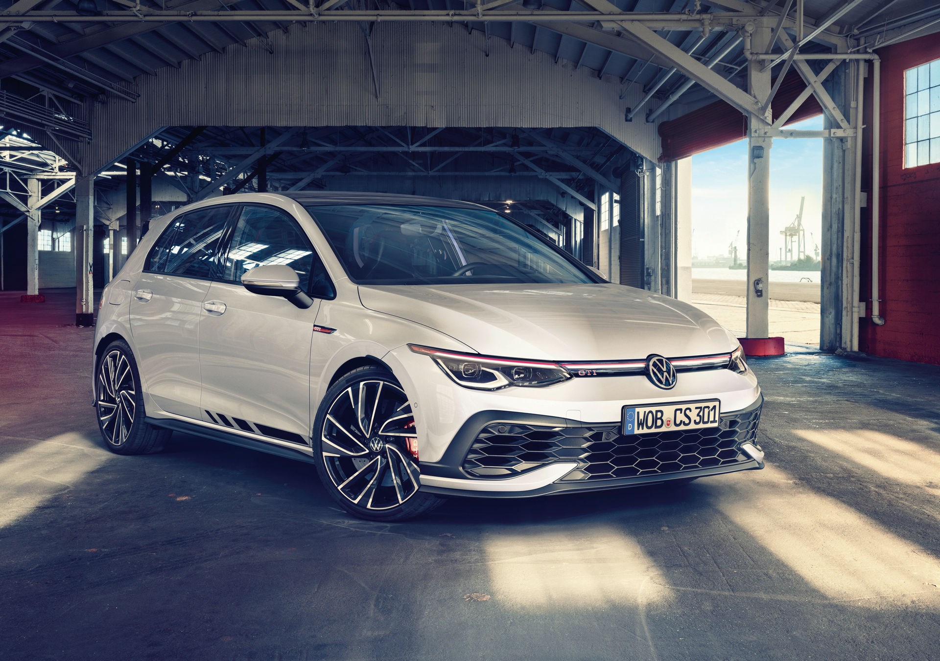 300 beygirlik yeni Volkswagen Golf GTI Clubsport tanıtıldı