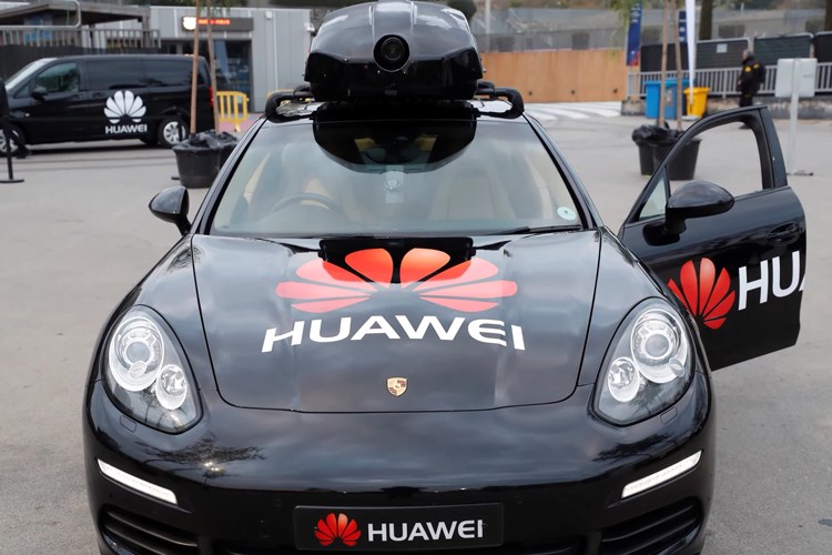 Akıllı telefon pazarındaki konumu riske giren Huawei, otomobiller için teknoloji geliştirecek