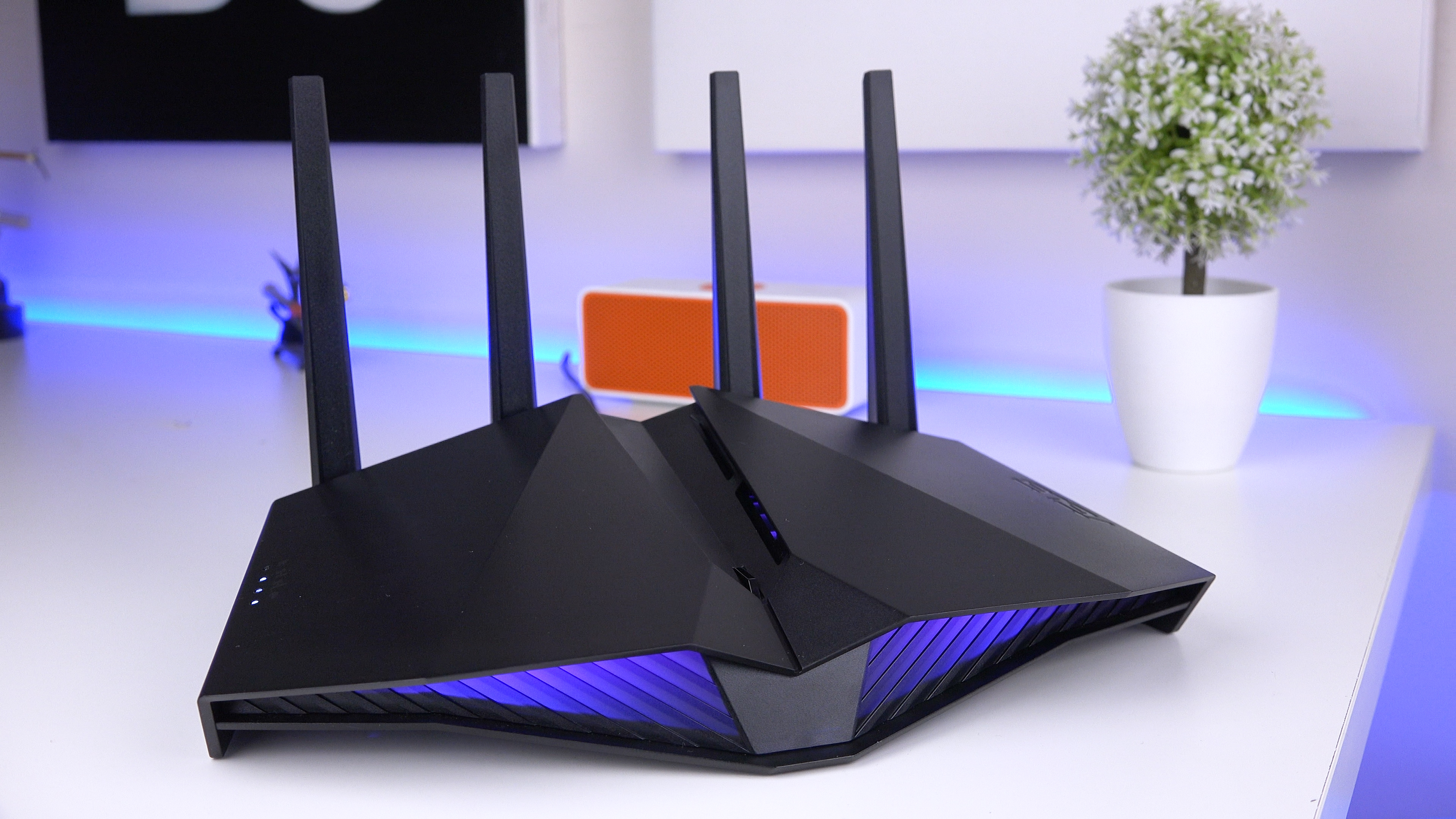 Gördüğüm en iyi router tasarımı 'Asus RT-AX82U gaming router incelemesi'