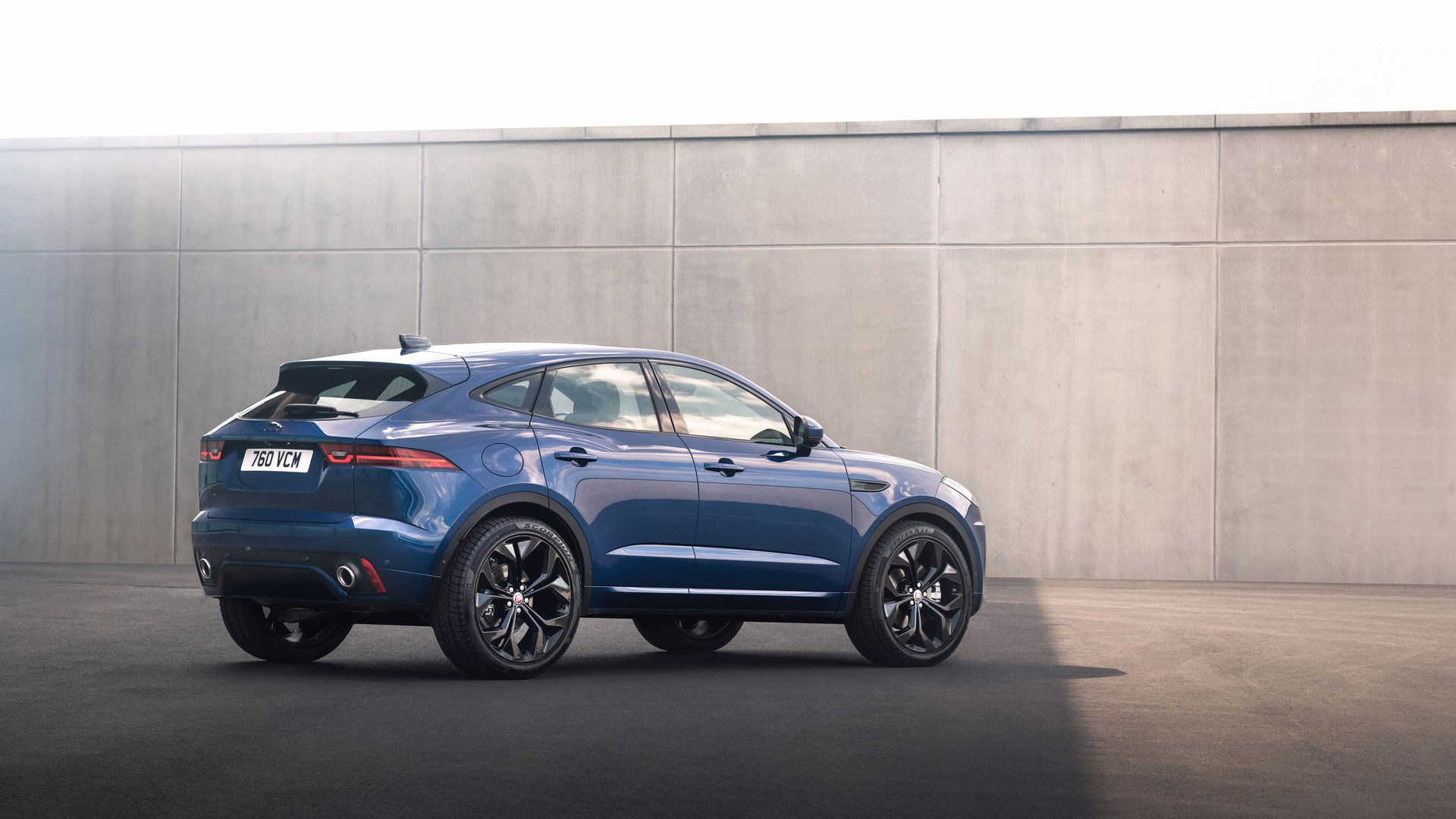 Makyajlı Jaguar E-Pace yenilenen yüzü ve teknolojileriyle tanıtıldı