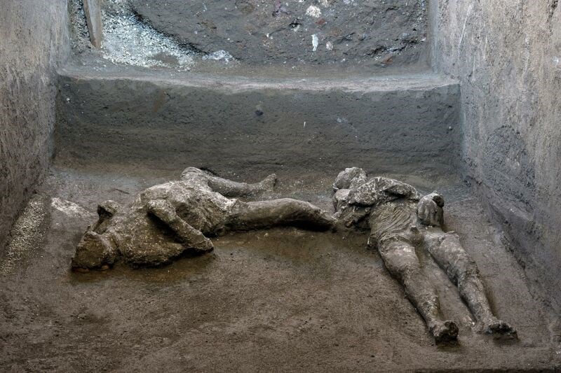 Arkeologlar Pompeii kalıntıları arasında iki ceset daha buldu