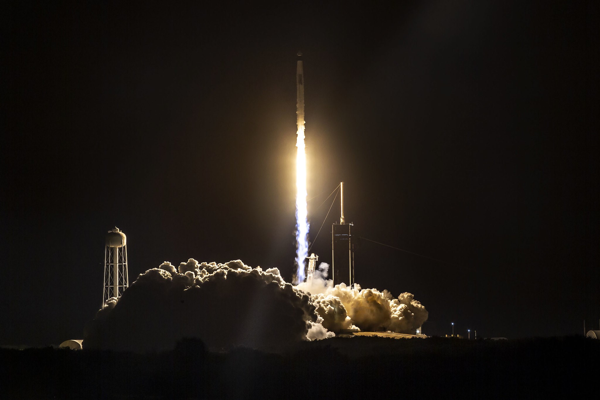 SpaceX, 100. Falcon 9 görevinde yeni bir rekor daha kırdı