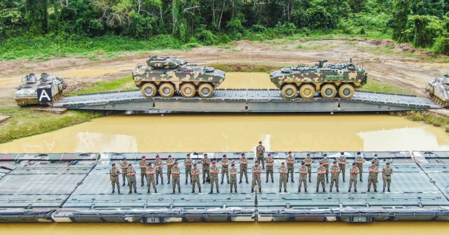 Malezya ordusu, FNSS ortaklığıyla geliştirilen AV-8 8x8 KBRN araçlarıyla tatbikat yaptı