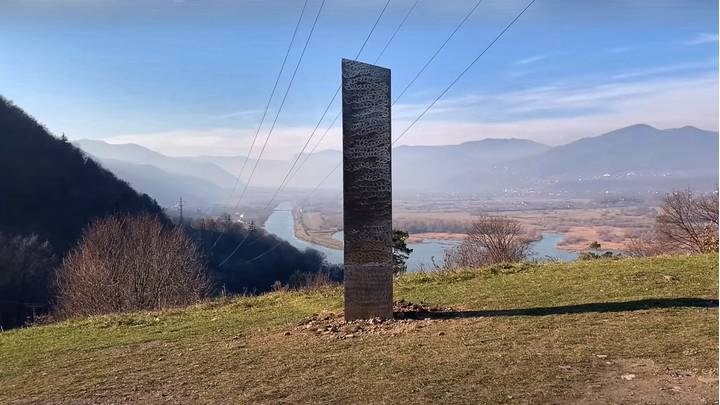 Utah'ta bulunan gizemli monolitin ardından şimdi de Romanya'da başka bir monolit bulundu