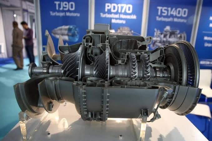 TEI, ilk milli helikopter motoru TS1400’ün prototipini teslim etti