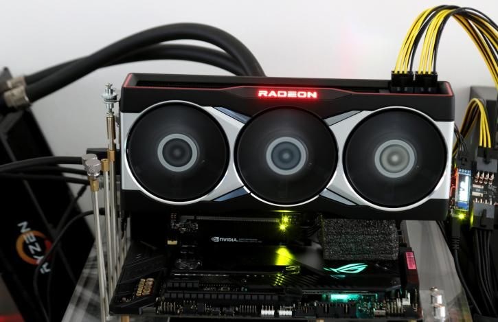 RX 6900 XT satışa sunuldu: AMD RTX 3090’ı hedef alıyor