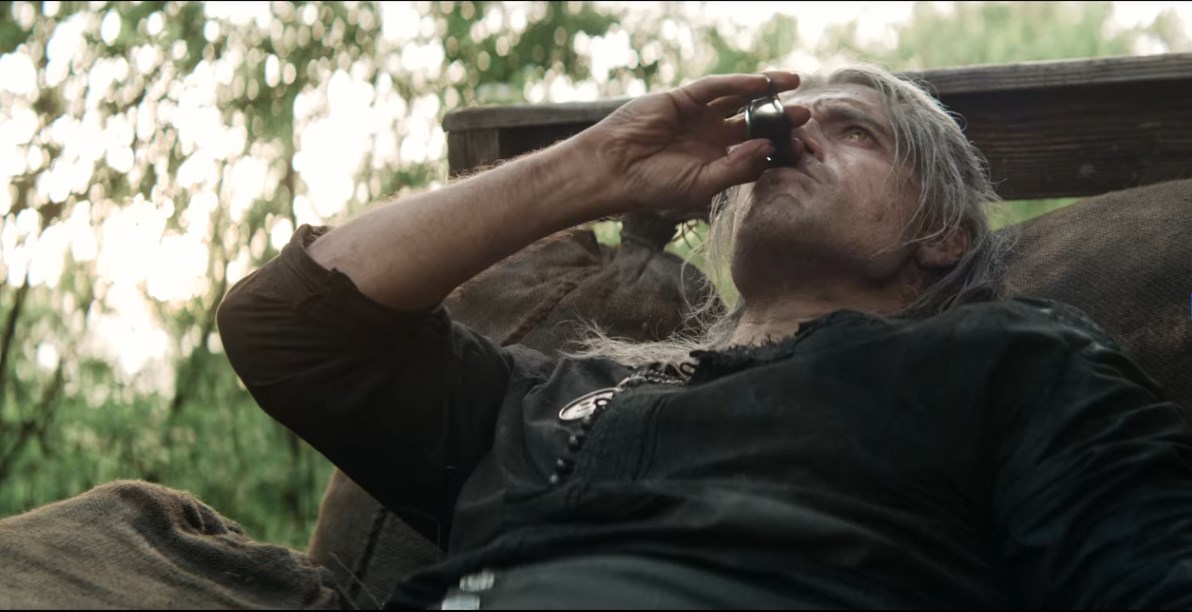 Henry Cavill, The Witcher'ın 2. sezon çekimlerinde sakatlandı