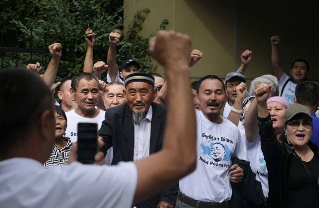 Teknoloji devleri Kazakistan’ın vatandaşlarını izlemesini istemiyor