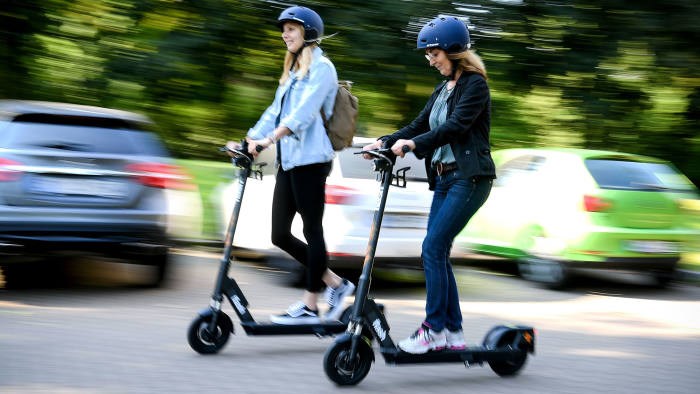 Elektrikli scooter kullanımına yaş sınırı getiren düzenleme Meclis'te kabul edildi